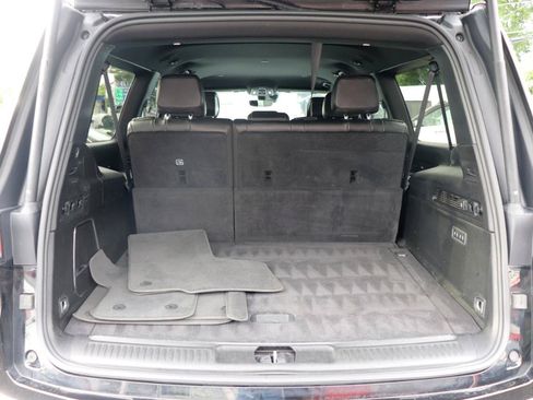 Used 2024 Jeep Wagoneer L Series II w/ Flexible Seating Group AWD/4WD image 64