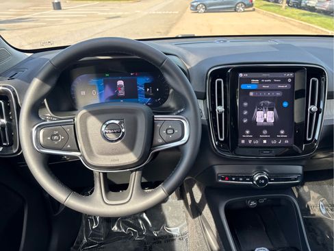 Used 2026 Volvo XC40 B5 Plus AWD/4WD image 58