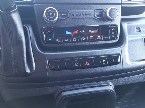 Used 2025 RAM ProMaster 2500 w/ U-Haul Equipment Group FWD image 24