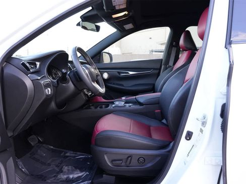 Certified 2025 INFINITI QX50 Sport image 17