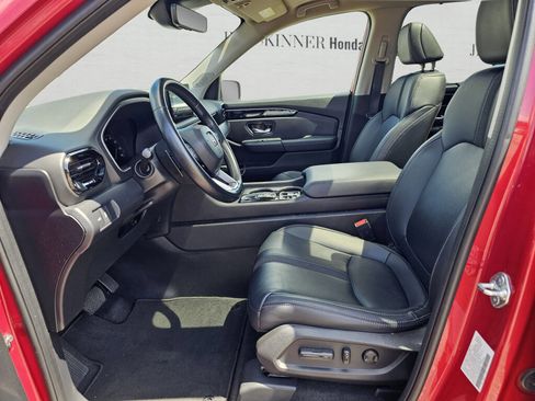 Used 2023 Honda Pilot Touring image 17