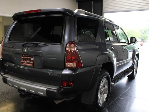 Used 2004 Toyota 4Runner Limited w/ Preferred Accessory Pkg RWD image 2