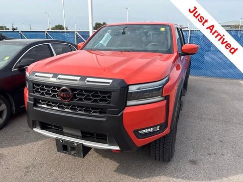 Used 2025 Nissan Frontier PRO-4X AWD/4WD image 3