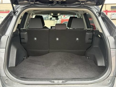 Used 2025 Toyota RAV4 XLE FWD image 32