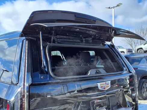 Used 2025 Cadillac Escalade V image 11