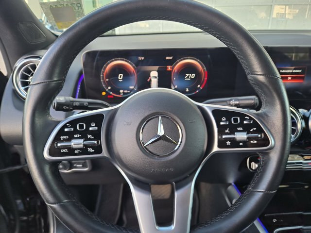 Used 2022 Mercedes-Benz GLB 250 4MATIC image 22