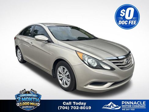 Used 2011 Hyundai Sonata GLS FWD image 1