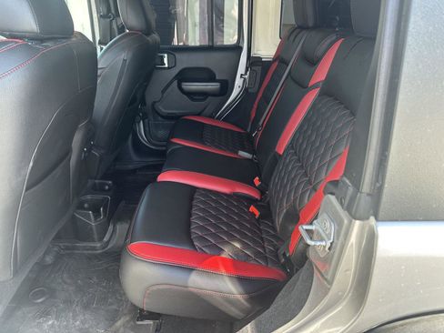 Used 2019 Jeep Wrangler Unlimited Sport S image 6