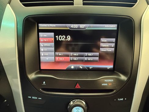 Used 2015 Ford Explorer XLT w/ Equipment Group 202B image 32