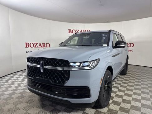 New 2025 Lincoln Navigator Reserve w/ Jet Appearance Package image 3