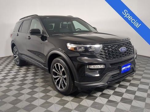Used 2023 Ford Explorer ST-Line image 2