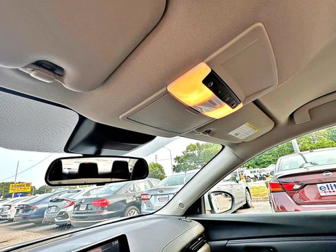 Used 2023 Nissan Sentra SV w/ All-Weather Package FWD image 24