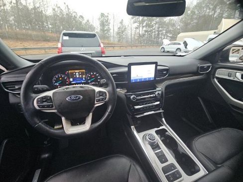 Used 2022 Ford Explorer Limited w/ Hybrid Equipment Group 310A image 4