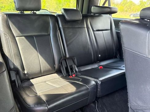 Used 2019 Ford Expedition Max XLT w/ Equipment Group 202A AWD/4WD image 12