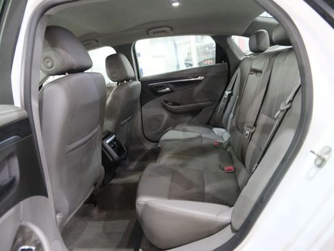 Used 2015 Chevrolet Impala LT w/ Convenience Package FWD image 18