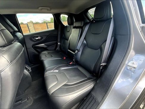 Used 2020 Jeep Cherokee Limited AWD/4WD image 27