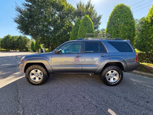 Used 2003 Toyota 4Runner SR5 image 2