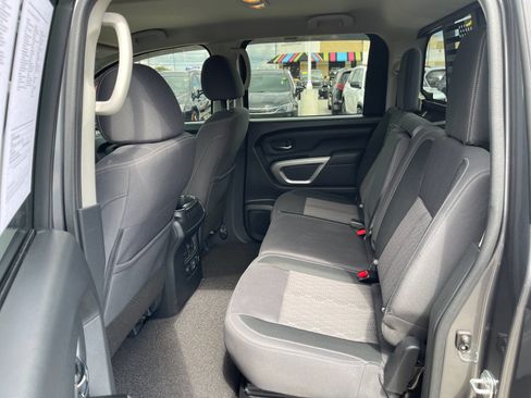 Used 2023 Nissan Titan SV w/ SV Convenience Package RWD image 14