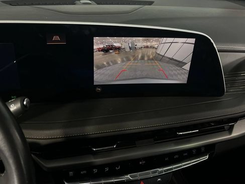 Used 2024 Cadillac XT4 Premium Luxury AWD/4WD image 16