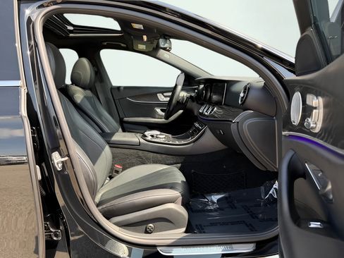 Used 2018 Mercedes-Benz E 300 4MATIC image 31