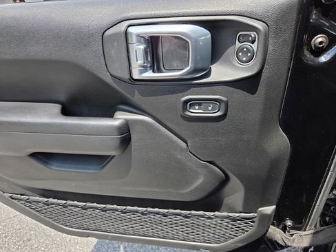 Used 2022 Jeep Wrangler Unlimited Sport AWD/4WD image 29