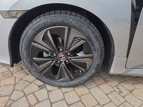 Used 2019 Honda Civic EX image 9