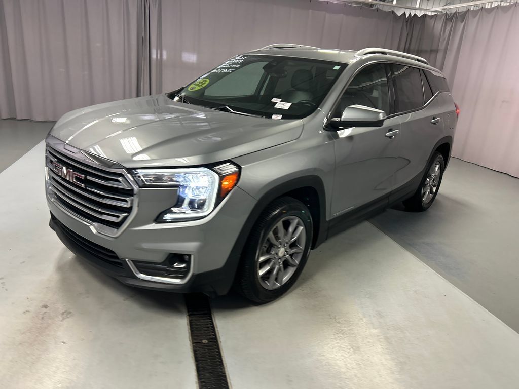 Used 2023 GMC Terrain SLT FWD image 3
