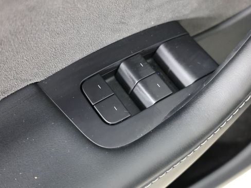 Used 2022 Tesla Model Y Performance AWD/4WD image 21