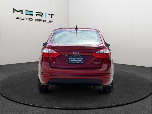 Used 2014 Ford Fiesta SE image 8