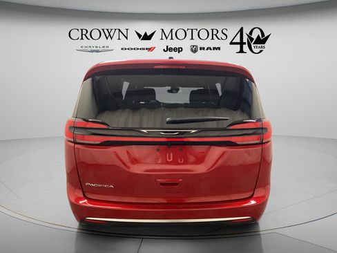 New 2027 Chrysler Pacifica Select FWD image 13