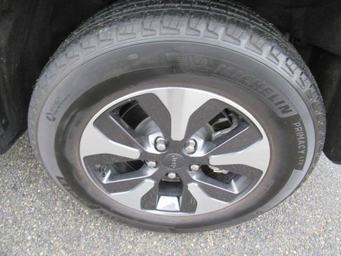 Used 2023 Jeep Grand Cherokee 4WD 4xe w/ Luxury Tech Group II image 10