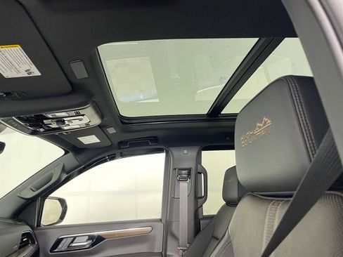 New 2026 Chevrolet Tahoe High Country AWD/4WD image 14