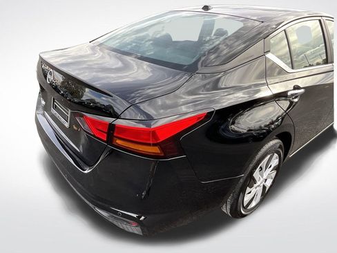 Certified 2025 Nissan Altima 2.5 S image 12