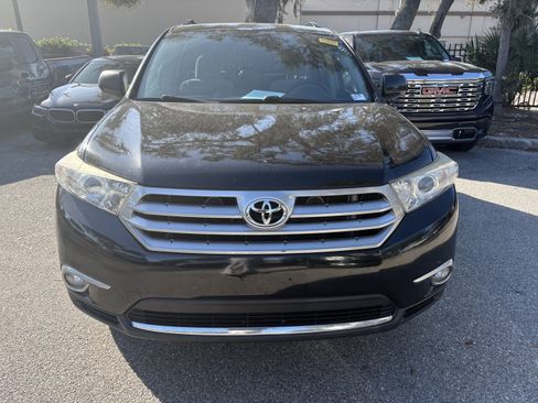 Used 2013 Toyota Highlander Plus image 2