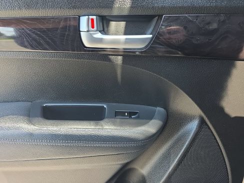 Used 2014 Kia Sorento LX FWD image 18