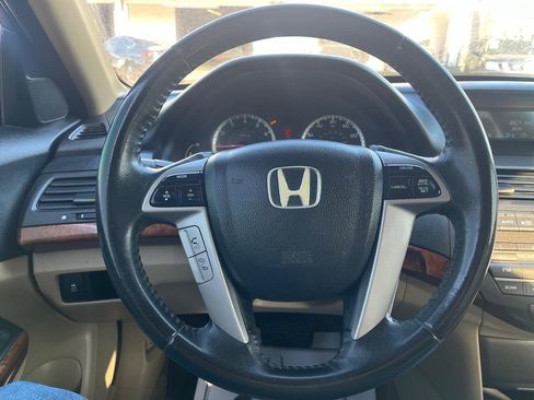 Used 2011 Honda Accord EX-L image 9
