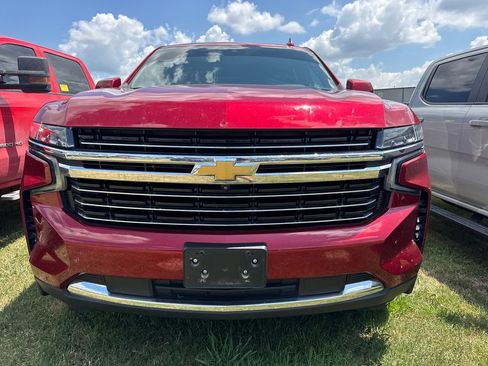 Used 2024 Chevrolet Tahoe LT w/ LT Signature Package AWD/4WD image 2