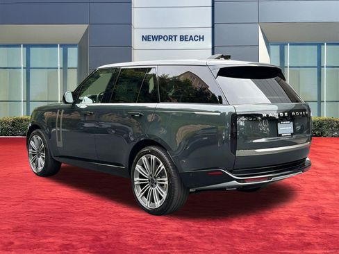 New 2026 Land Rover Range Rover SE image 3