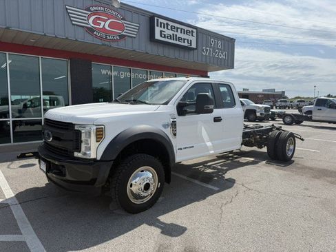 Used 2019 Ford F550 4x4 SuperCab Super Duty image 2