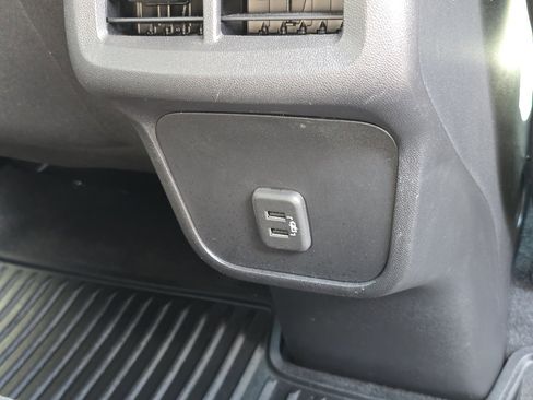 Used 2023 Chevrolet Equinox LS w/ LS Convenience Package FWD image 23