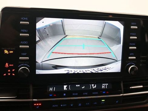 Used 2024 Toyota Sienna XLE image 20