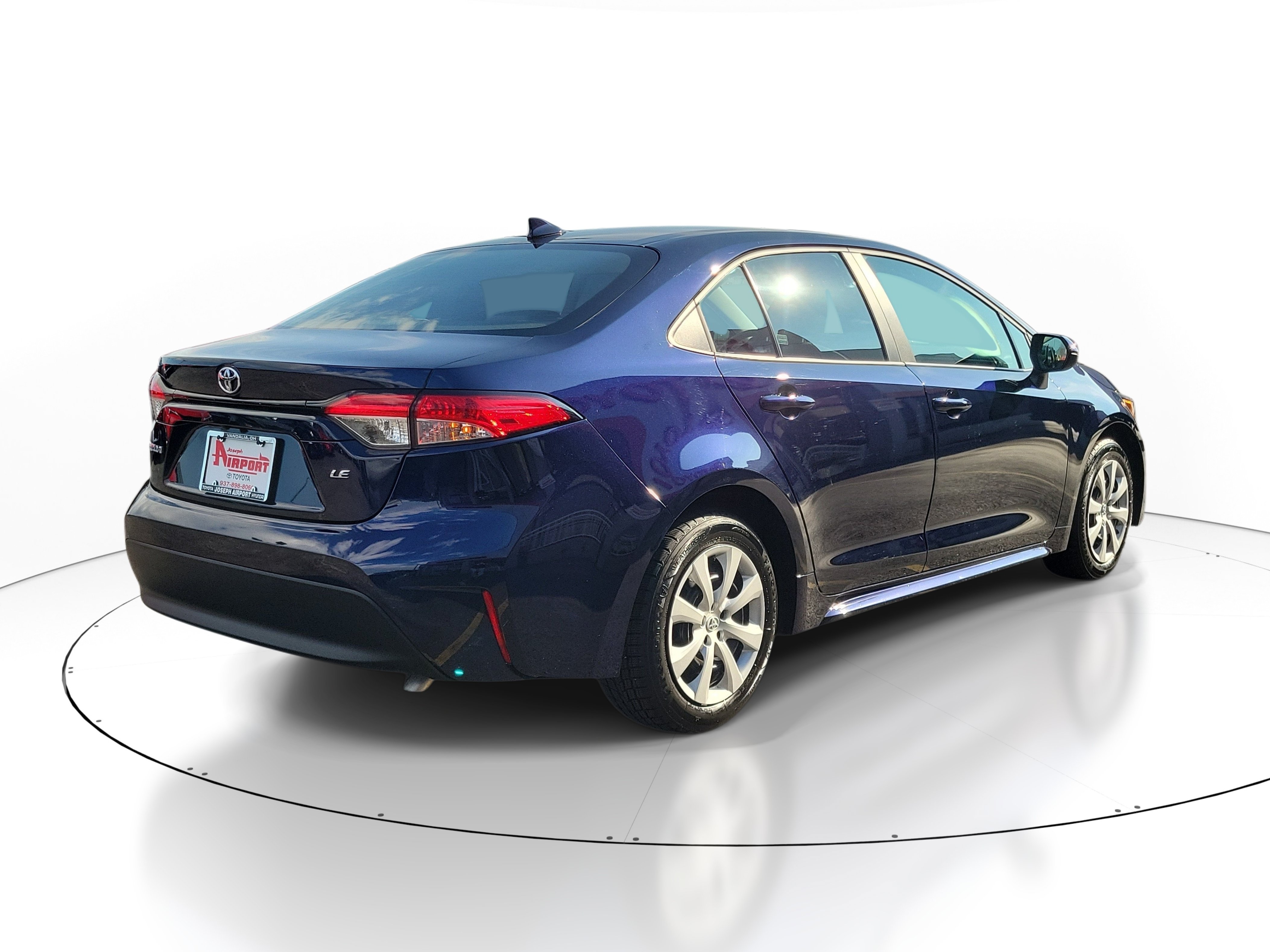 Used 2024 Toyota Corolla LE FWD image 4