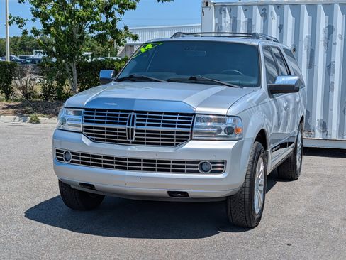 Used 2014 Lincoln Navigator 2WD image 7