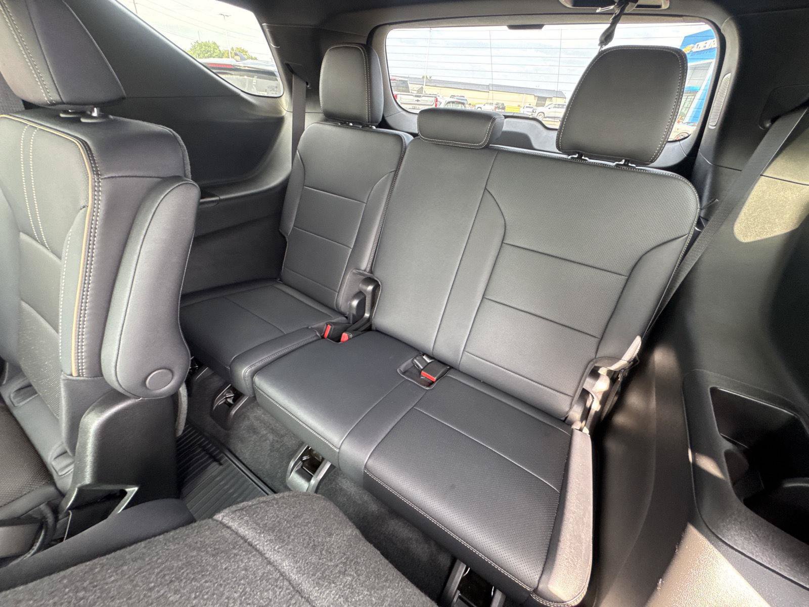 Used 2026 Chevrolet Traverse High Country w/ LPO, Floor Liner Package FWD image 11