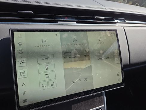 Certified 2025 Land Rover Range Rover SE AWD/4WD image 18