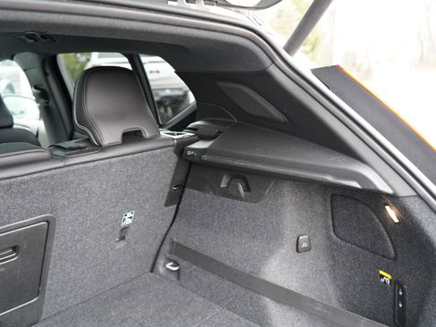 Used 2019 Volvo XC40 T5 R-Design image 56