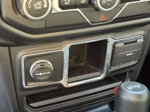 Used 2021 Jeep Wrangler Unlimited Sport image 15