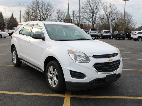 Used 2017 Chevrolet Equinox LS image 4