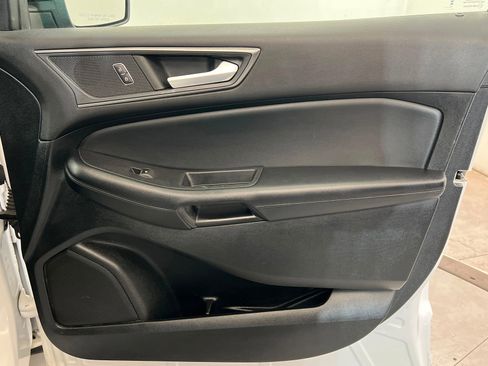 Used 2022 Ford Edge SE w/ Black Appearance Package image 23
