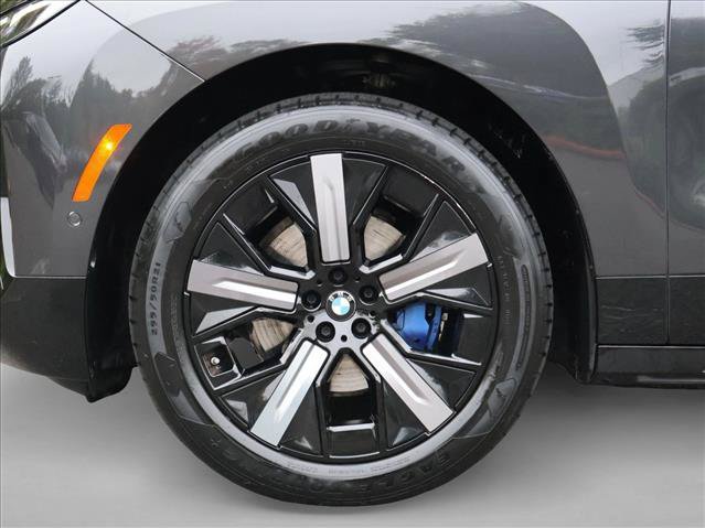 Certified 2024 BMW iX xDrive50 w/ Premium Package AWD/4WD image 28